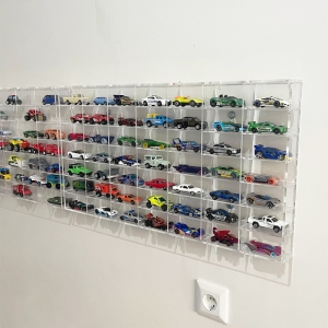 Şeffaf Pleksi 49lu Kapaklı Hotwheels Araba Standı (67x35x5cm)